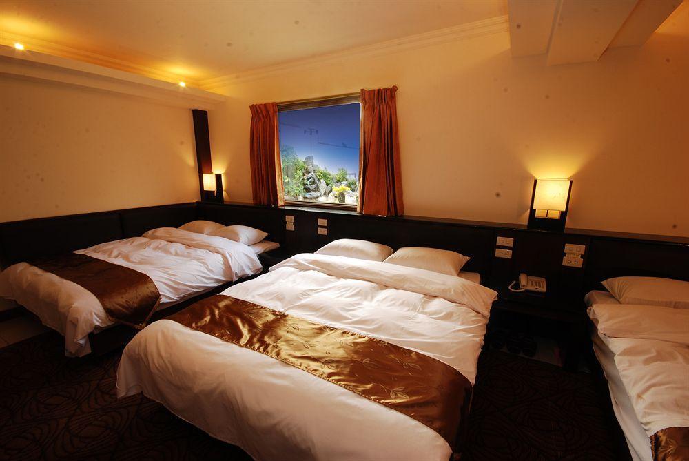 The Enterpriser Hotel Đài Trung Ngoại thất bức ảnh