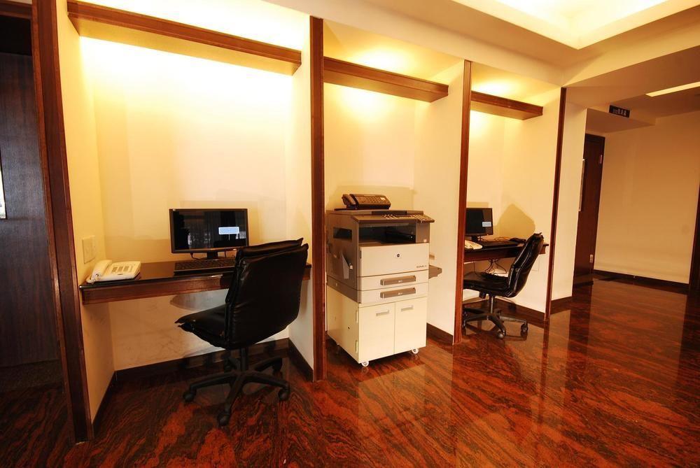 The Enterpriser Hotel Đài Trung Ngoại thất bức ảnh