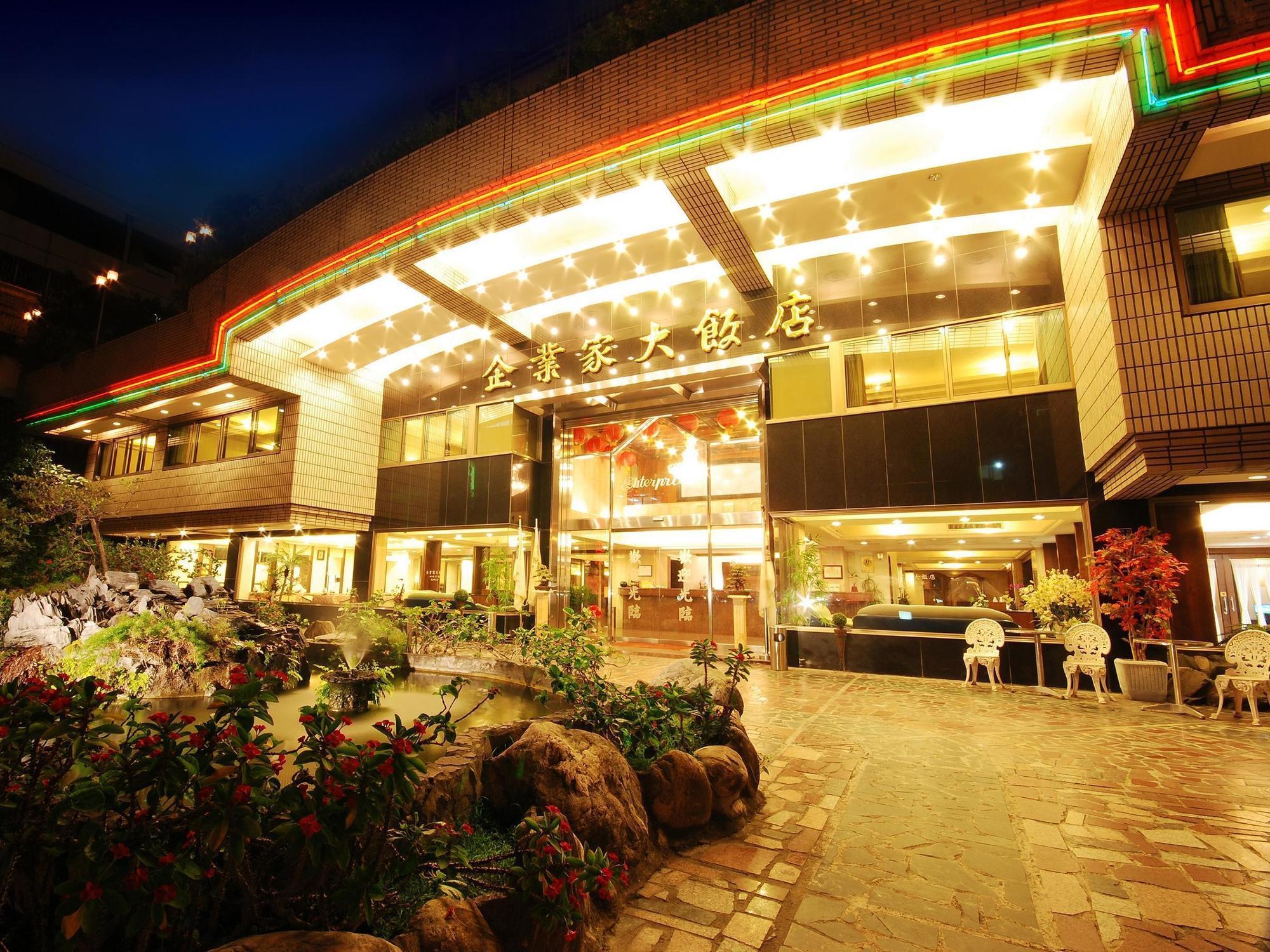 The Enterpriser Hotel Đài Trung Ngoại thất bức ảnh