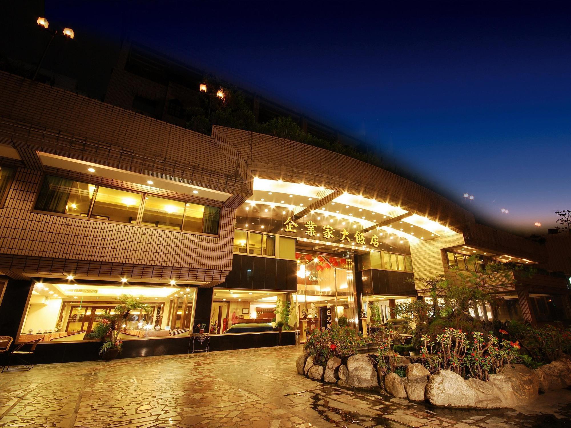 The Enterpriser Hotel Đài Trung Ngoại thất bức ảnh