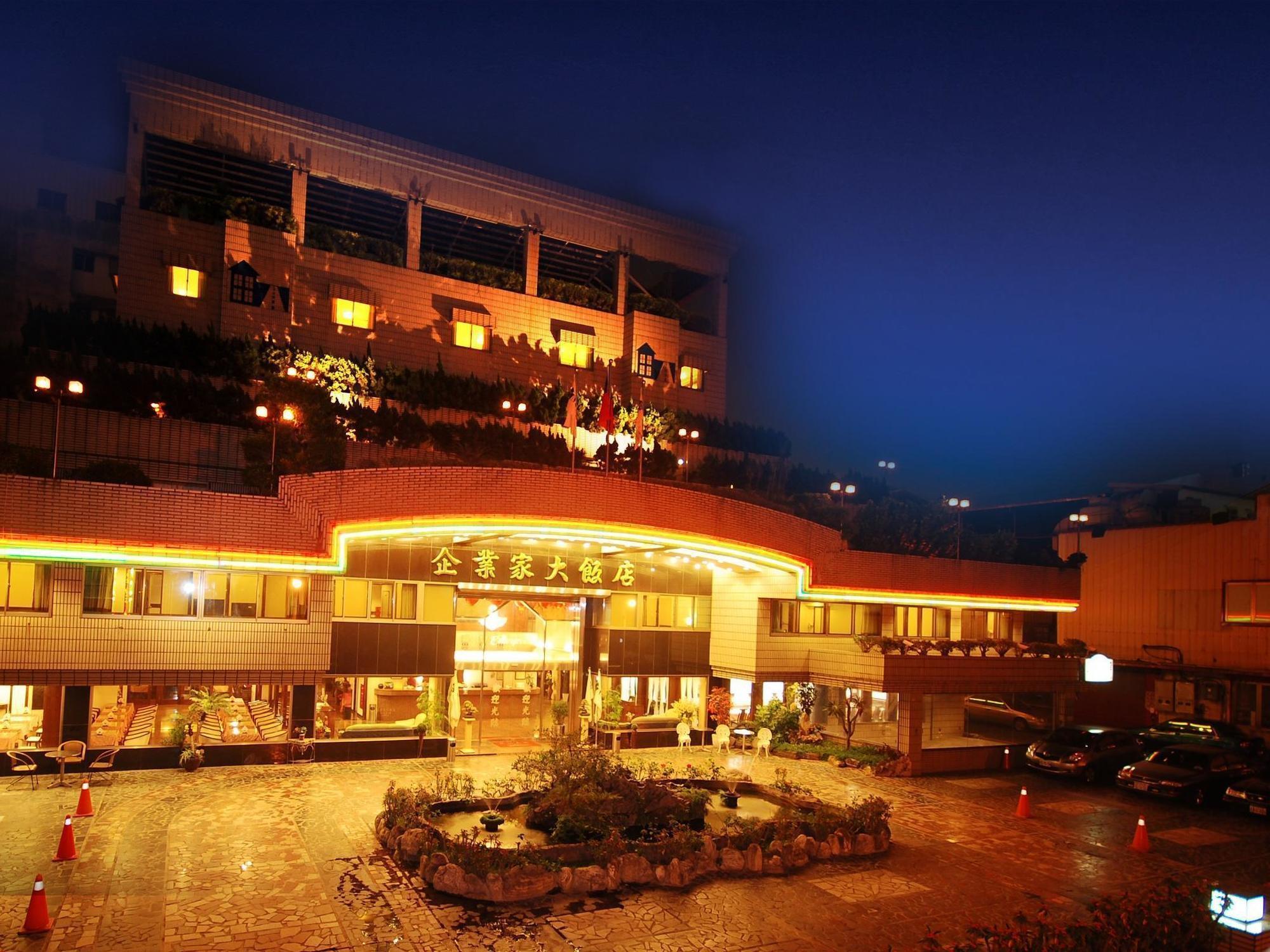 The Enterpriser Hotel Đài Trung Ngoại thất bức ảnh