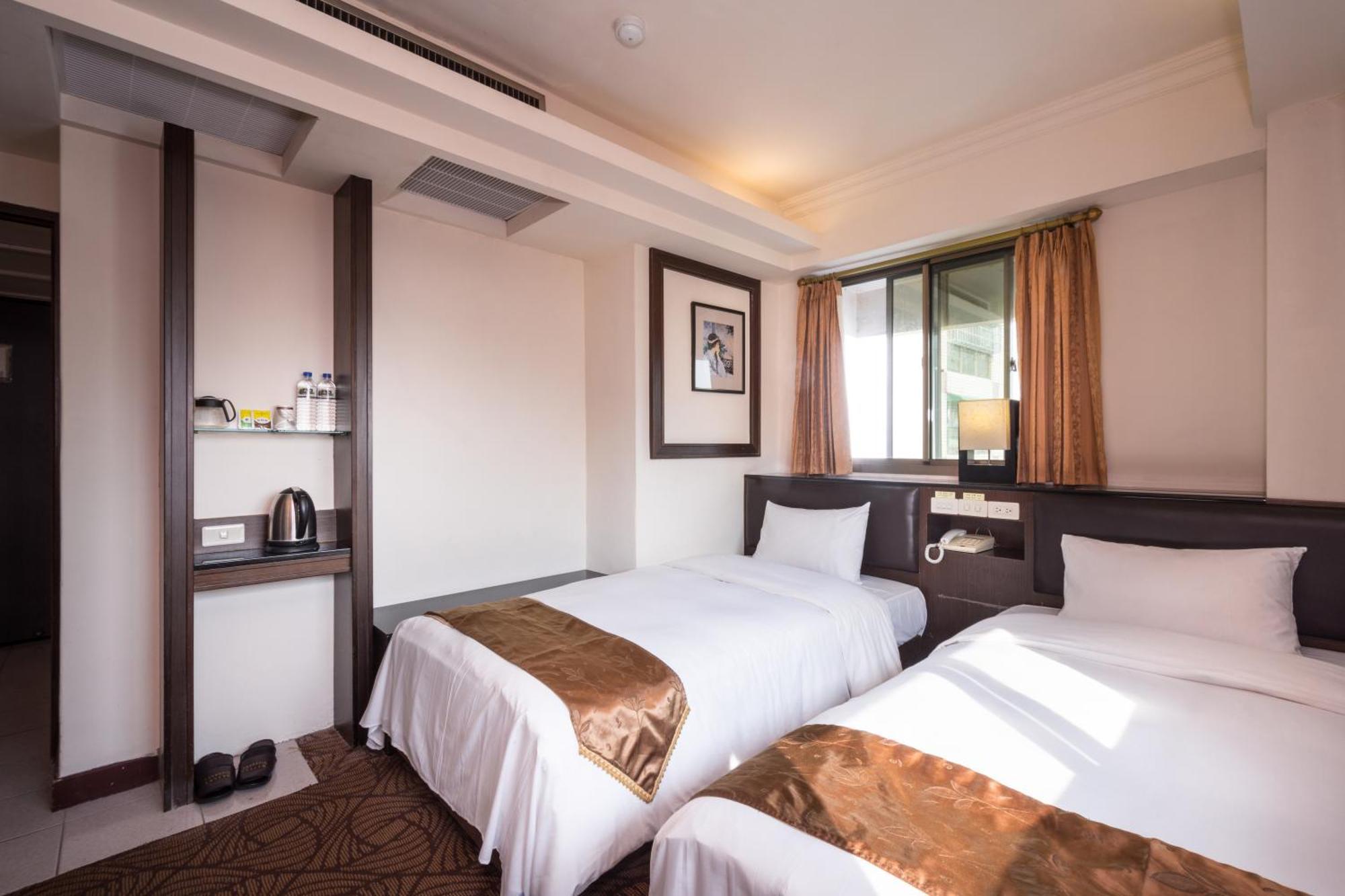 The Enterpriser Hotel Đài Trung Ngoại thất bức ảnh
