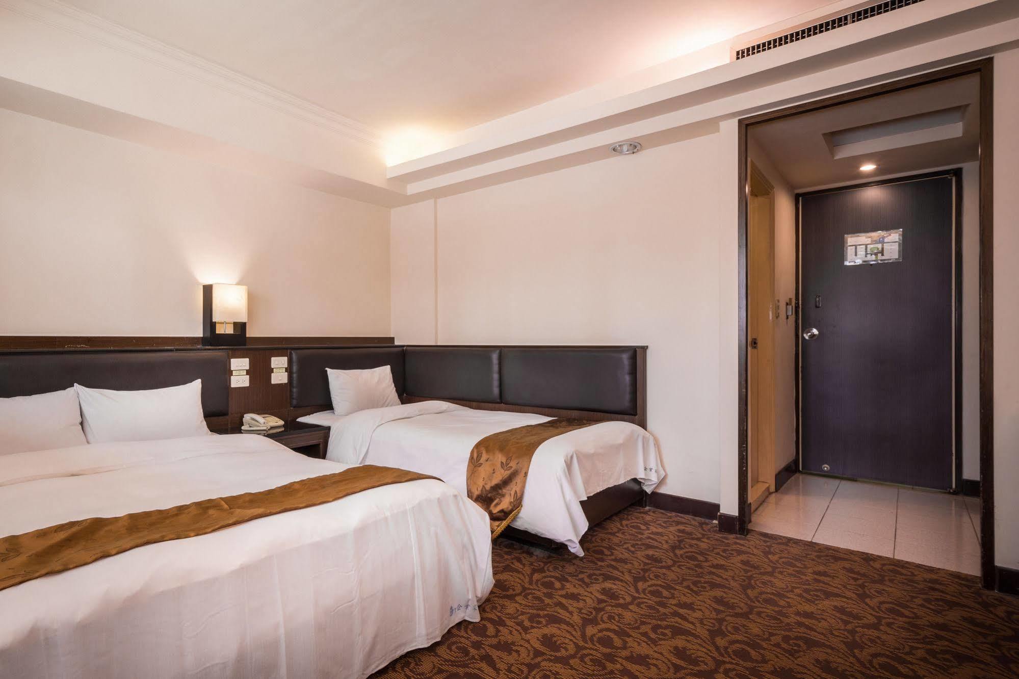 The Enterpriser Hotel Đài Trung Ngoại thất bức ảnh
